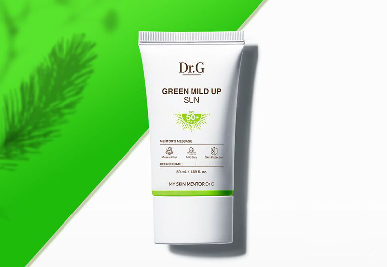 防晒霜评测安耐晒真有那么好,军训用安耐晒还是理肤泉大哥大