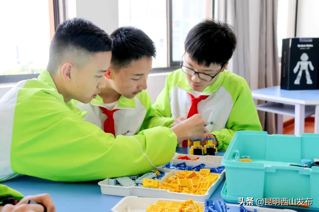 昆一中西山学校跟昆三中西山学校,西山教育宣传月