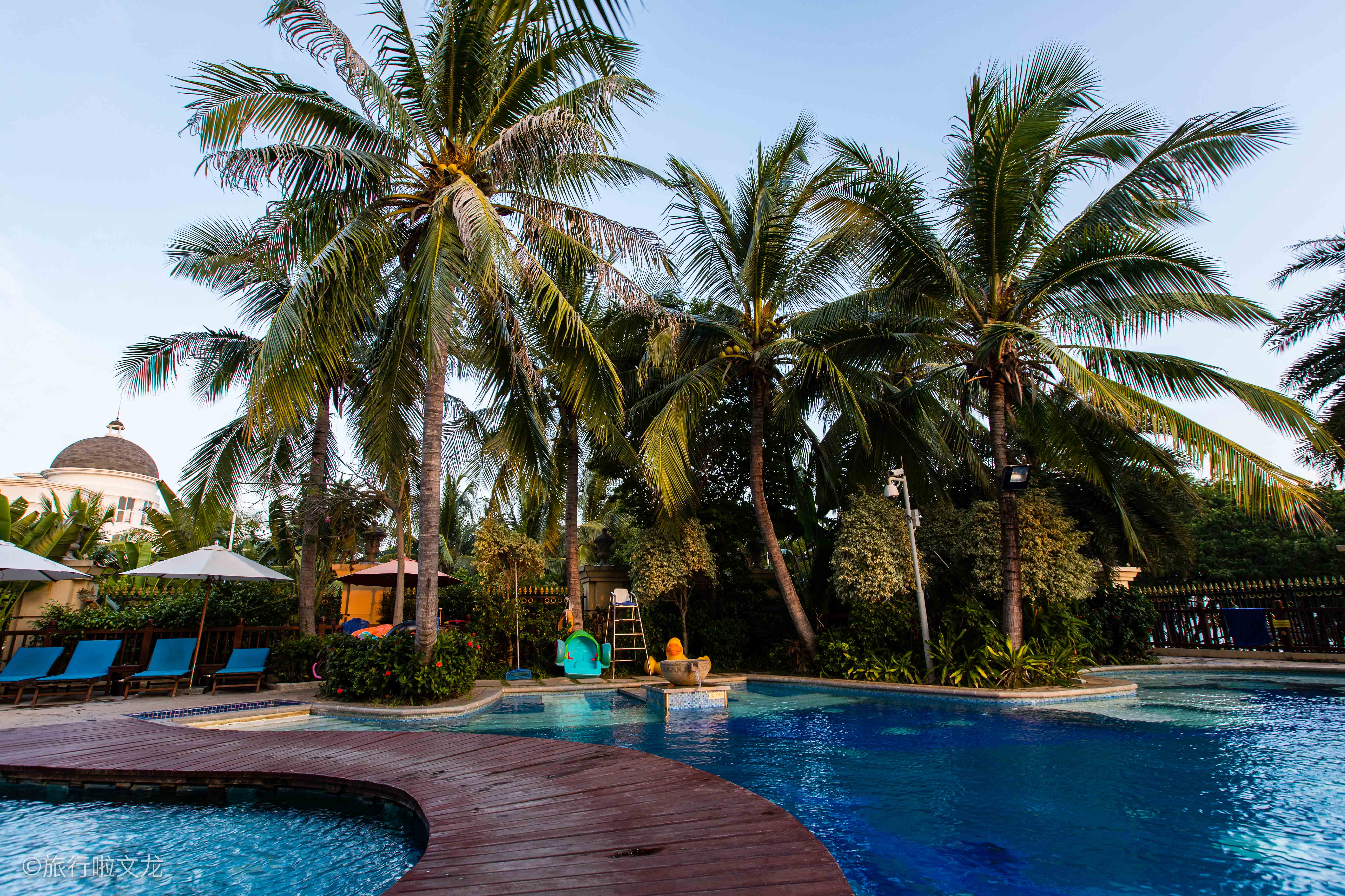 三亚离沙滩只有十米的酒店,三亚最值得推荐的三个酒店