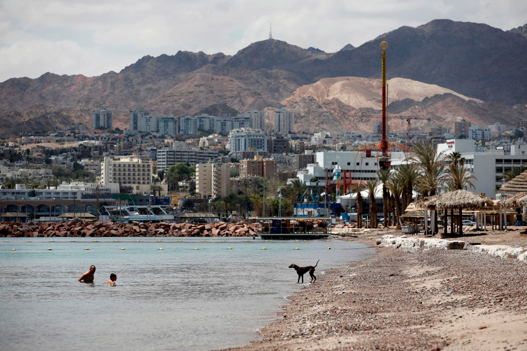“30人排队轮奸16岁少女案”轰动以色列，引发全国大*行游**