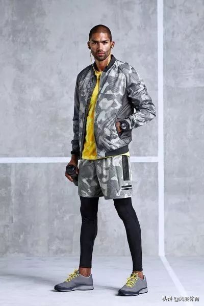 颜值高大长腿还会穿,谁高中没有暗恋过这样一个体育生?