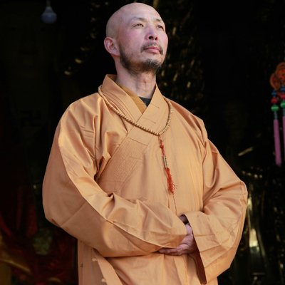 大师重现江湖！释延觉开少林养生班赚钱！力挺练喻轩教训网红馆长