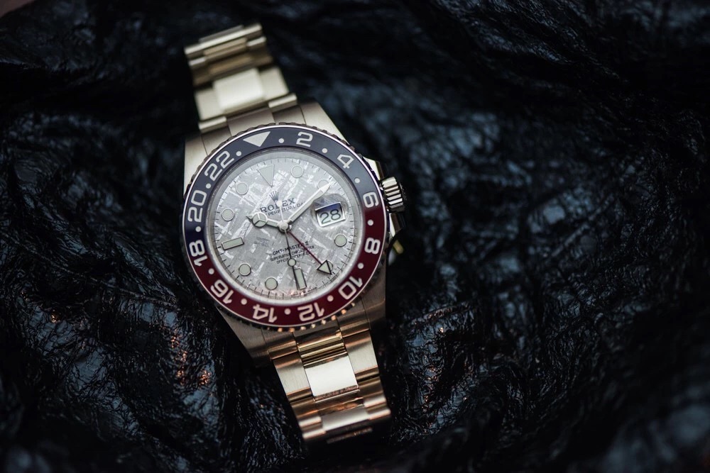 戴两块表的人永远不知道时间,戴两块表的人是什么心态