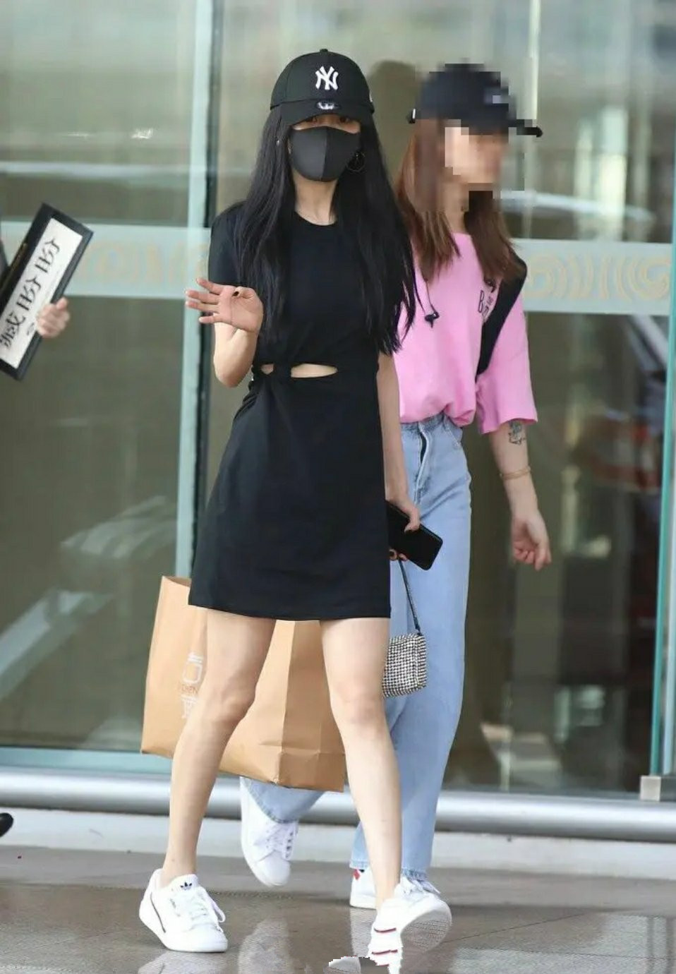 adidas韩国女明星,adidas官网杨幂同款