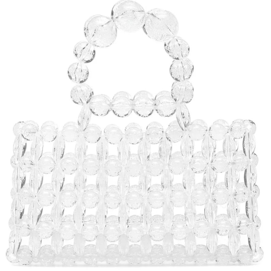 牛油果绿穿出夏季里自己的风格,牛油果色跟什么颜色一起穿才好看