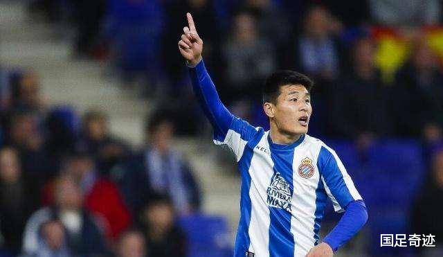 武磊9岁时颠球表演,武磊颠球