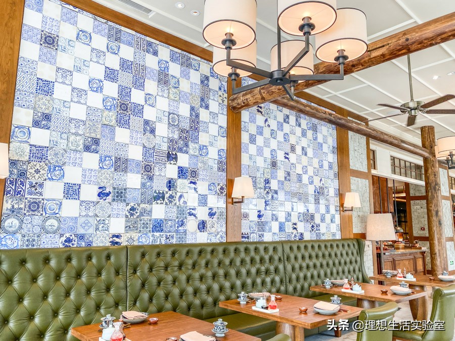 住在广州瑰丽酒店看外面风景,广州瑰丽酒店看到整个广州夜景