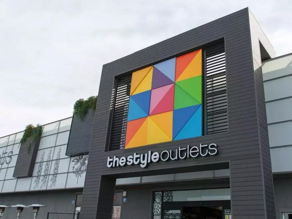 震撼的外立面设计,流线型现代隐奢外立面设计