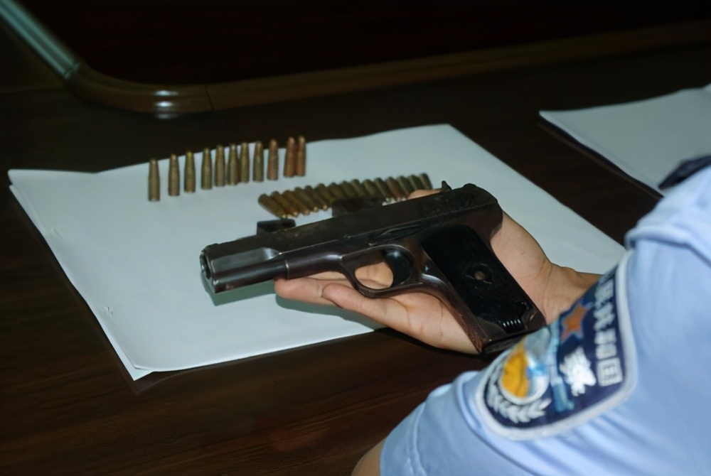 从51式到84式，新中国独立研制*用军**手枪的艰辛历程