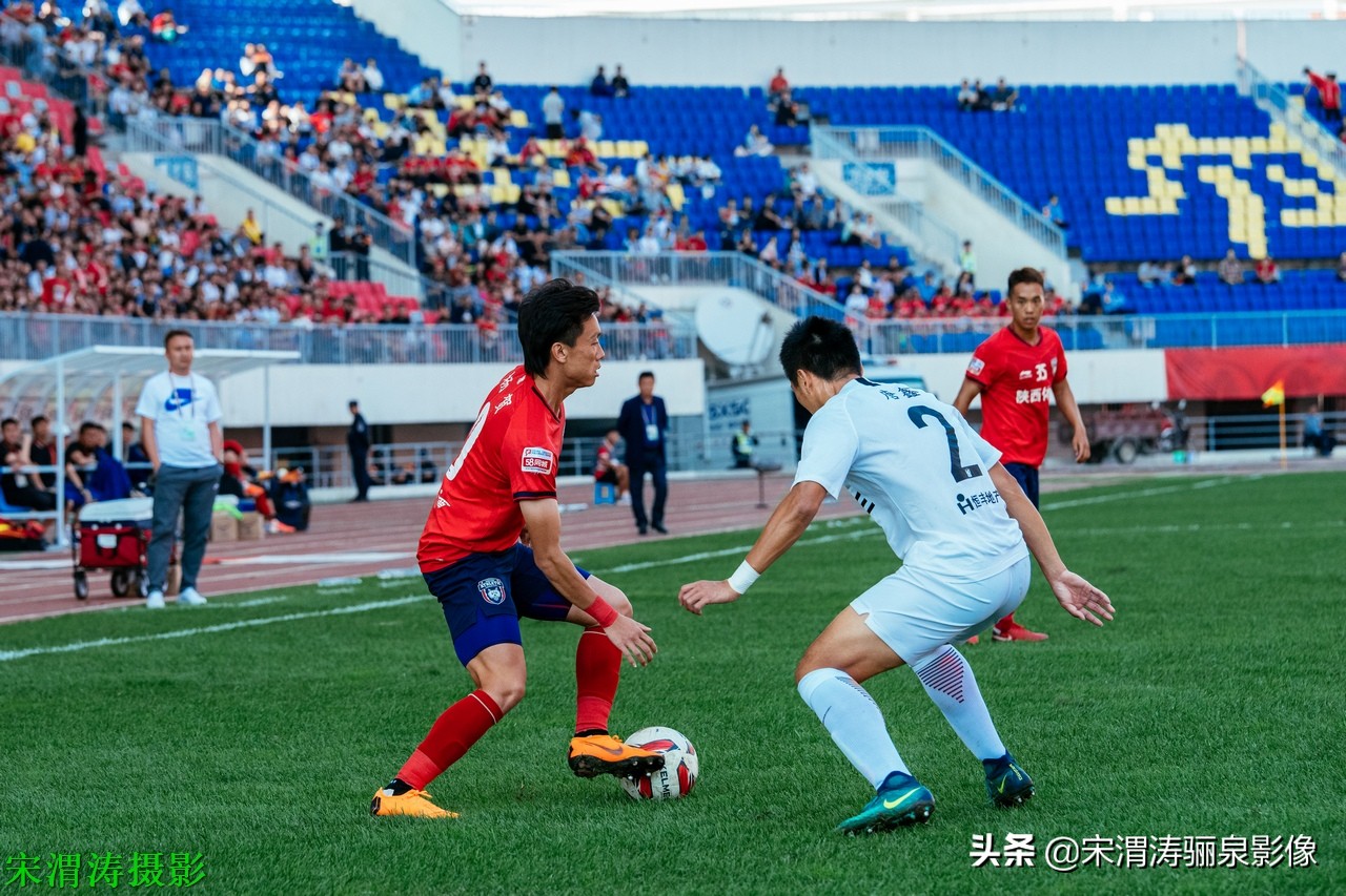 他有意识，脚下的控球和突破技术，任意球出色，左脚打门力量奇大