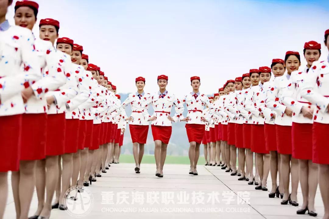 Hello小萌新:学长学姐亲身示范，这本“学生职业形象教科书”请熟读