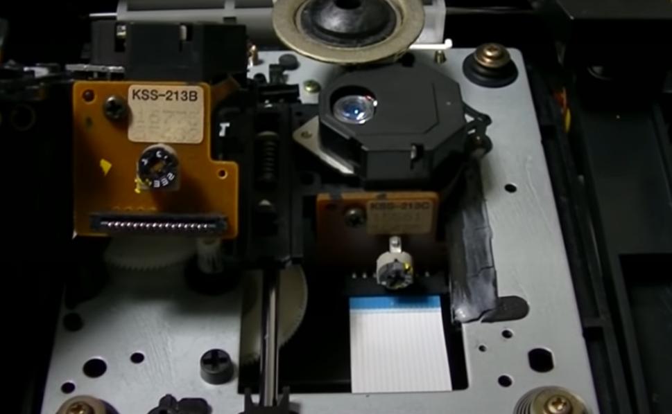 KENWOODDPF-7002CD机不读盘维修，掌握拆机步骤和更换光头的方法