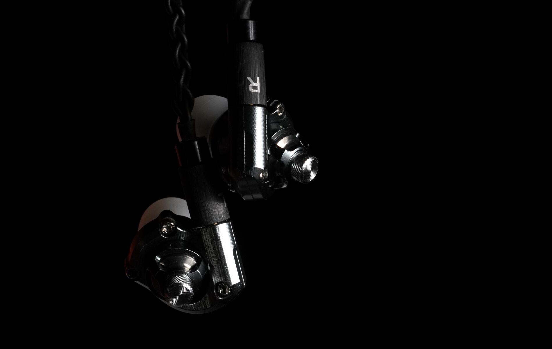 聊一下我喜欢的摇滚音乐以及适合听摇滚的耳机，*放播**器