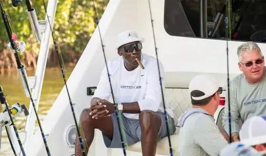 伊布除了足球还擅长什么运动,伊布除了足球还会什么