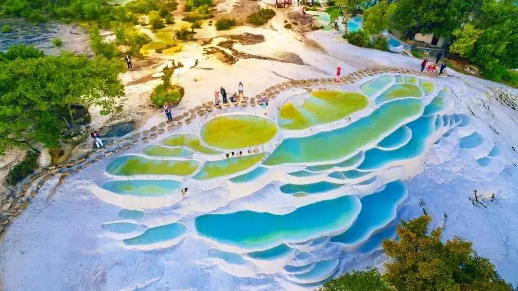 带你Get《司藤》同款神仙美景,春天的香格里拉这样玩