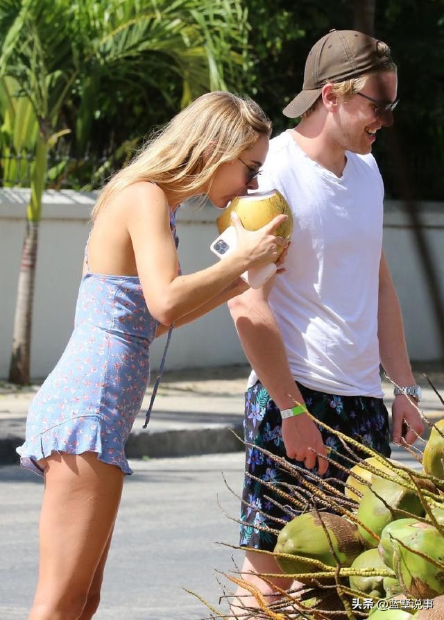 金伯利加纳维密秀写真,英超最火身材足球宝贝新一姐