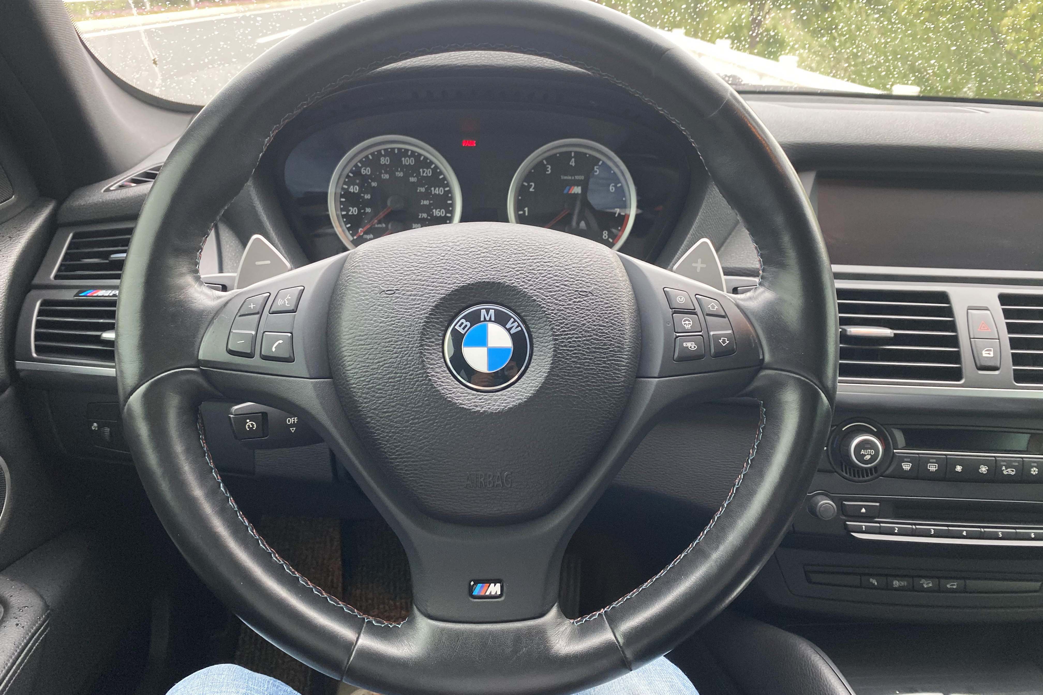 宝马x6个人出售,一手车源个人出售宝马x6