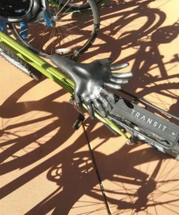 女朋友的爸爸让我二选一，看到网友的神评，哈哈我果断出击了