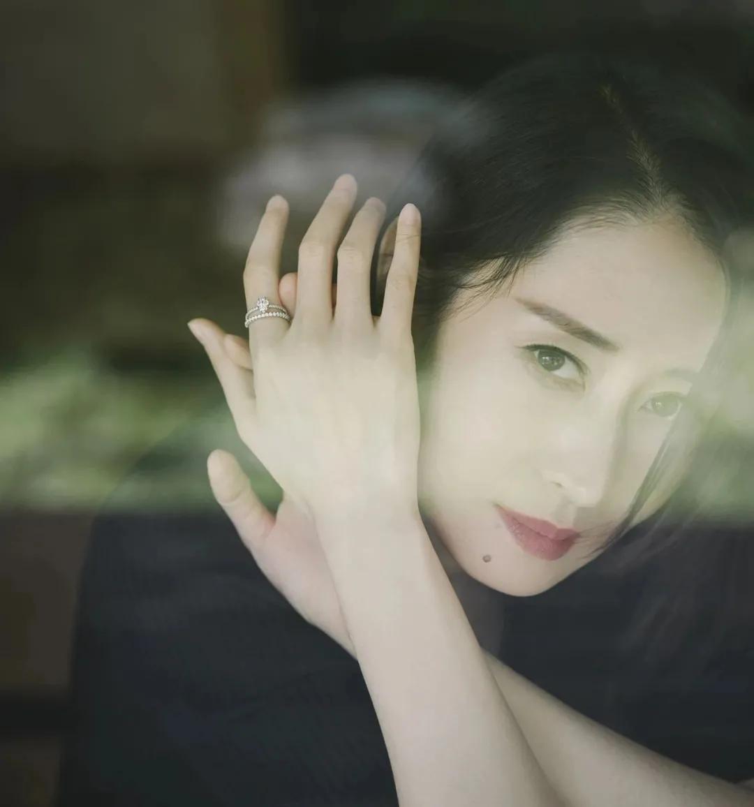 为爱息影的电视剧,为爱息影30年罕见现身