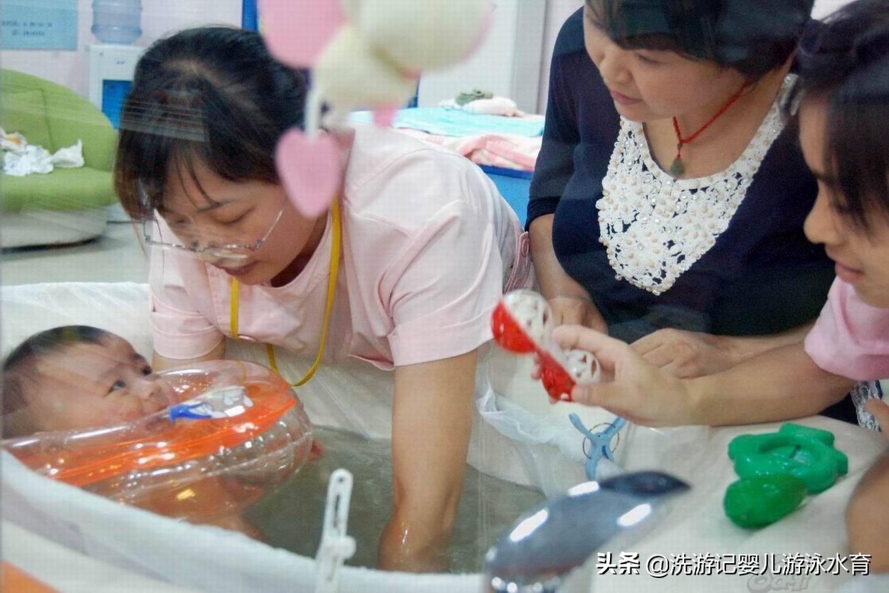 给宝宝洗澡的浴垫要怎么洗,宝宝温水擦浴后怎么护理