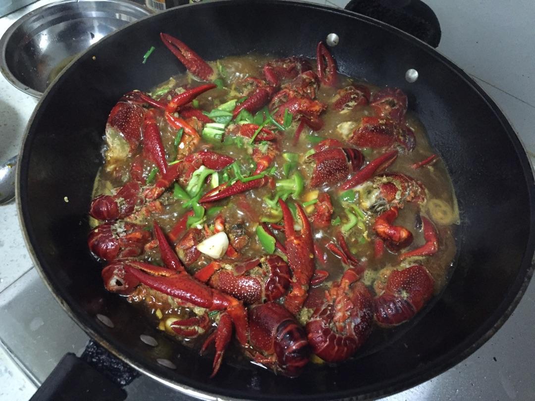 盱眙龙虾抽虾线吗,想吃新鲜海鲜没有虾线的盱眙龙虾