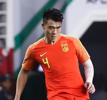 武磊从中场带到禁区,武磊为梅西陪练