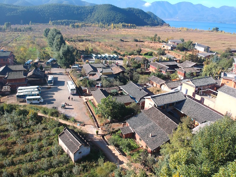 凉山旅游景点古村古寨古镇,四川凉山悬崖上的村庄旅游