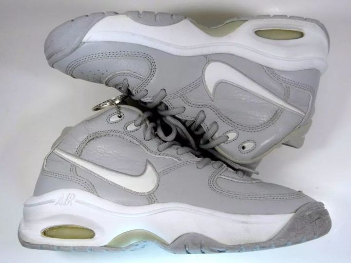 戴尔库里最佳第六人,库里球鞋第7代