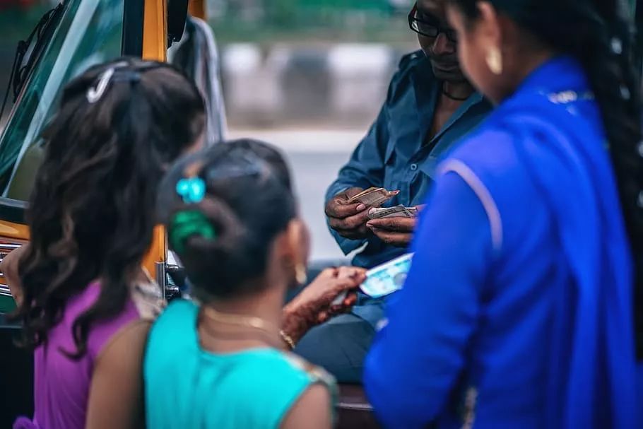 怎么给孩子讲家庭经济情况,怎么和孩子沟通家里经济条件