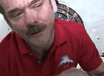 一个农场长大的孩子从小有个太空梦，后来他果然做到了