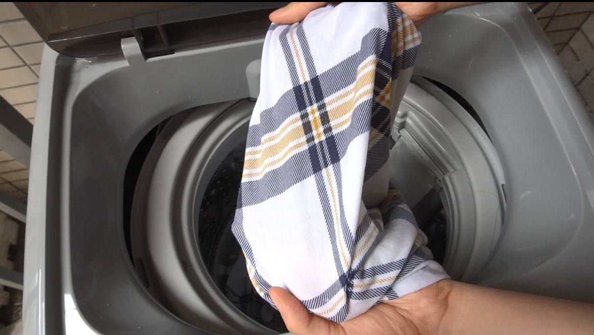 如何快速去除衣服上凝固的血渍,衣服上有血渍如何快速清洗