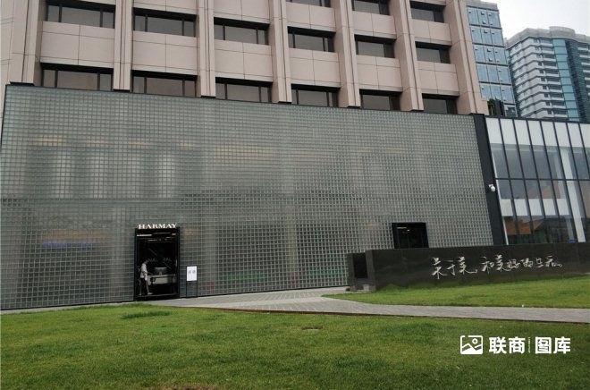探访HARMAY北京三里屯店：美妆零售界闯入“搅局者”