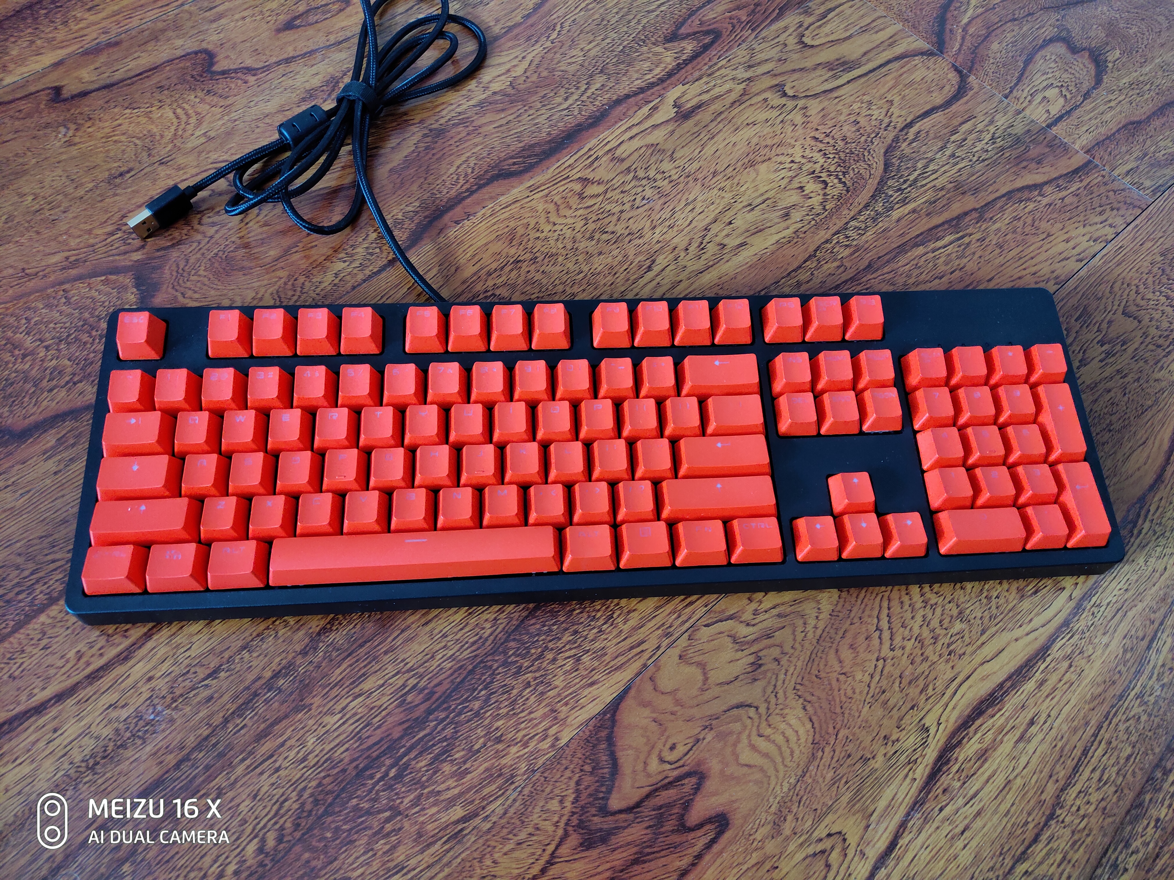 公认手感最好的机械键盘轴是什么,机械键盘樱桃轴与普通轴的区别