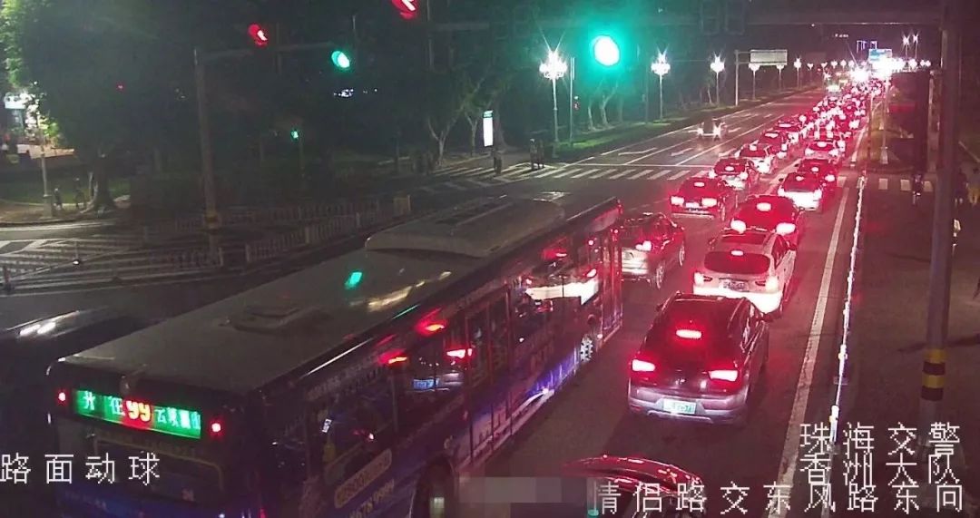 今明大量车流涌向日月贝！情侣路、体育中心拥堵！或交通管制！