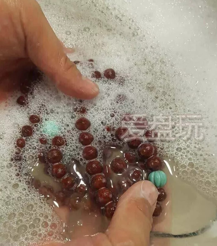 盘了半年的金刚,盘了几年的金刚可以沾水清洁么