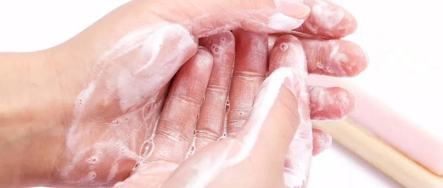 免洗洗手液和水洗洗手液的区别,酒精喷雾可以代替免洗洗手液吗