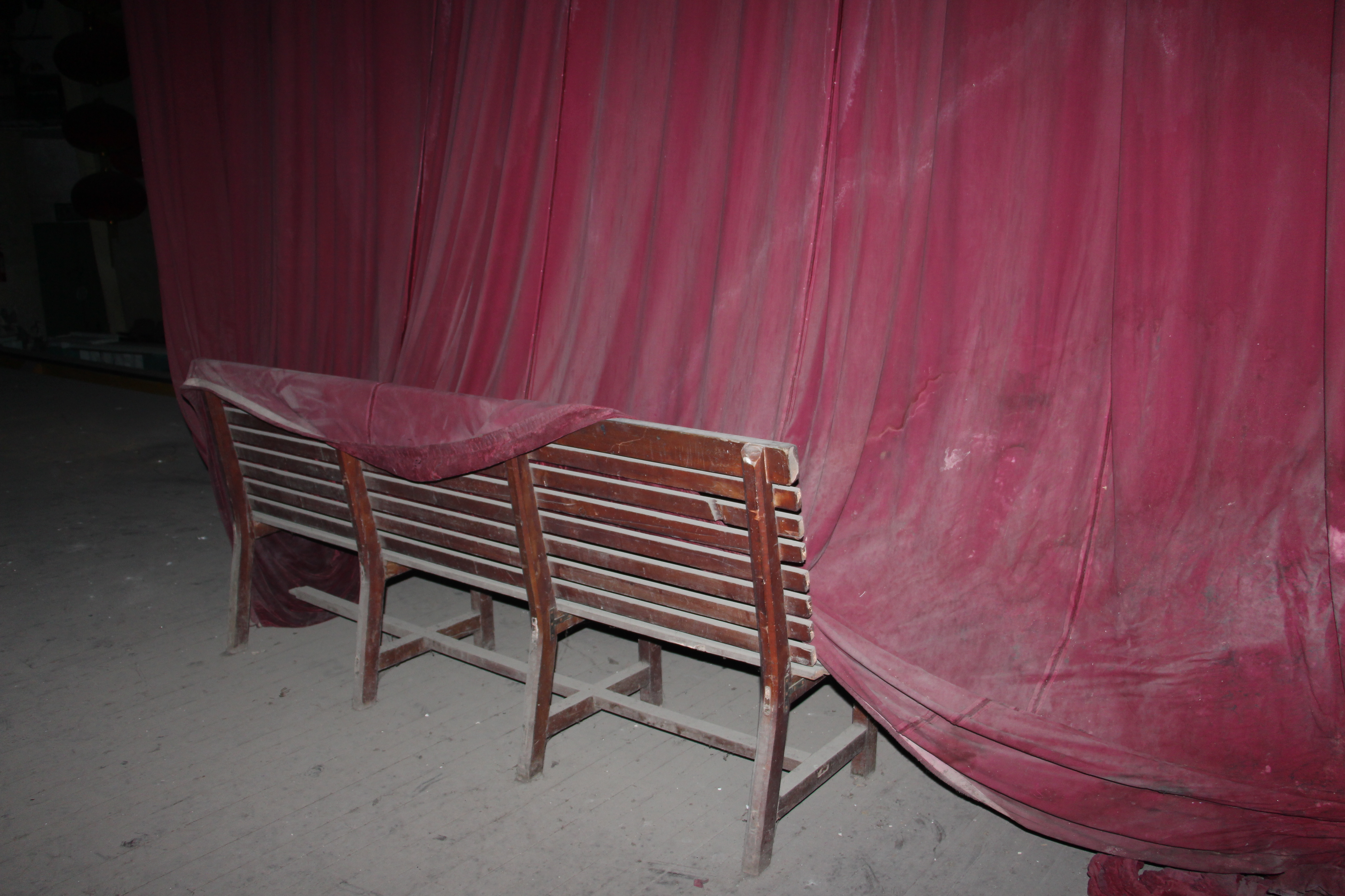 一座有光影又有历史的老厂――四川长征制药厂