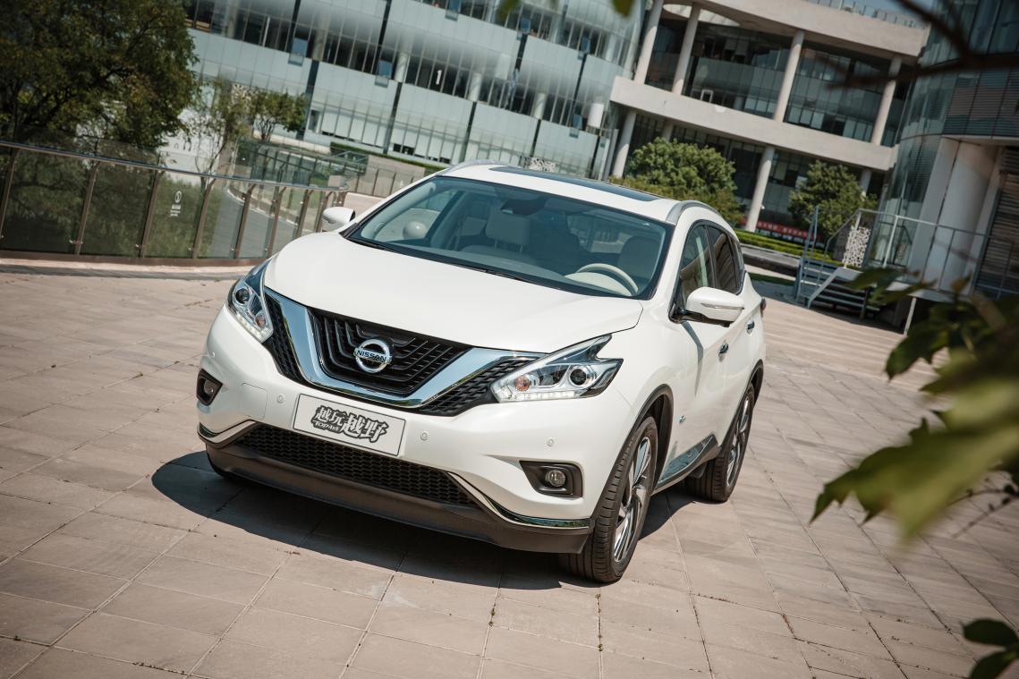 李扬试驾日产楼兰25t,日产楼兰2019款2.5l试驾