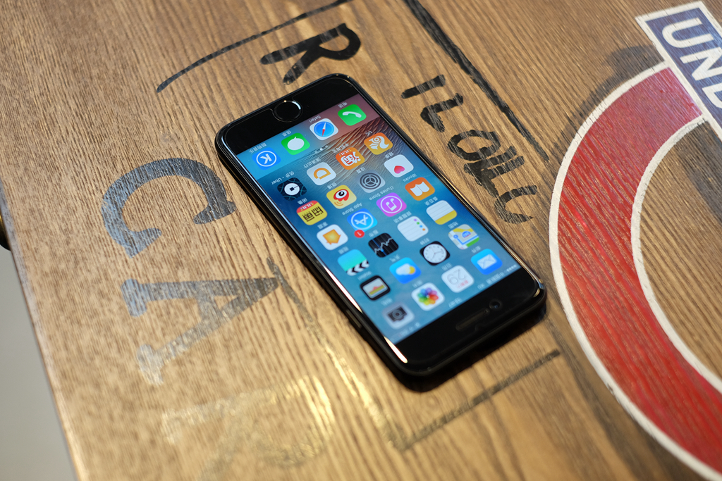 苹果旗舰机和安卓旗舰机屏幕对比,苹果的屏幕真的比安卓旗舰好吗