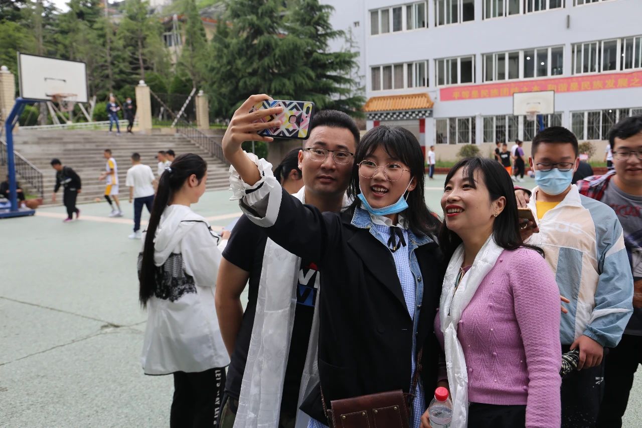 成都七中前端老师,四川成都七中教师线上课