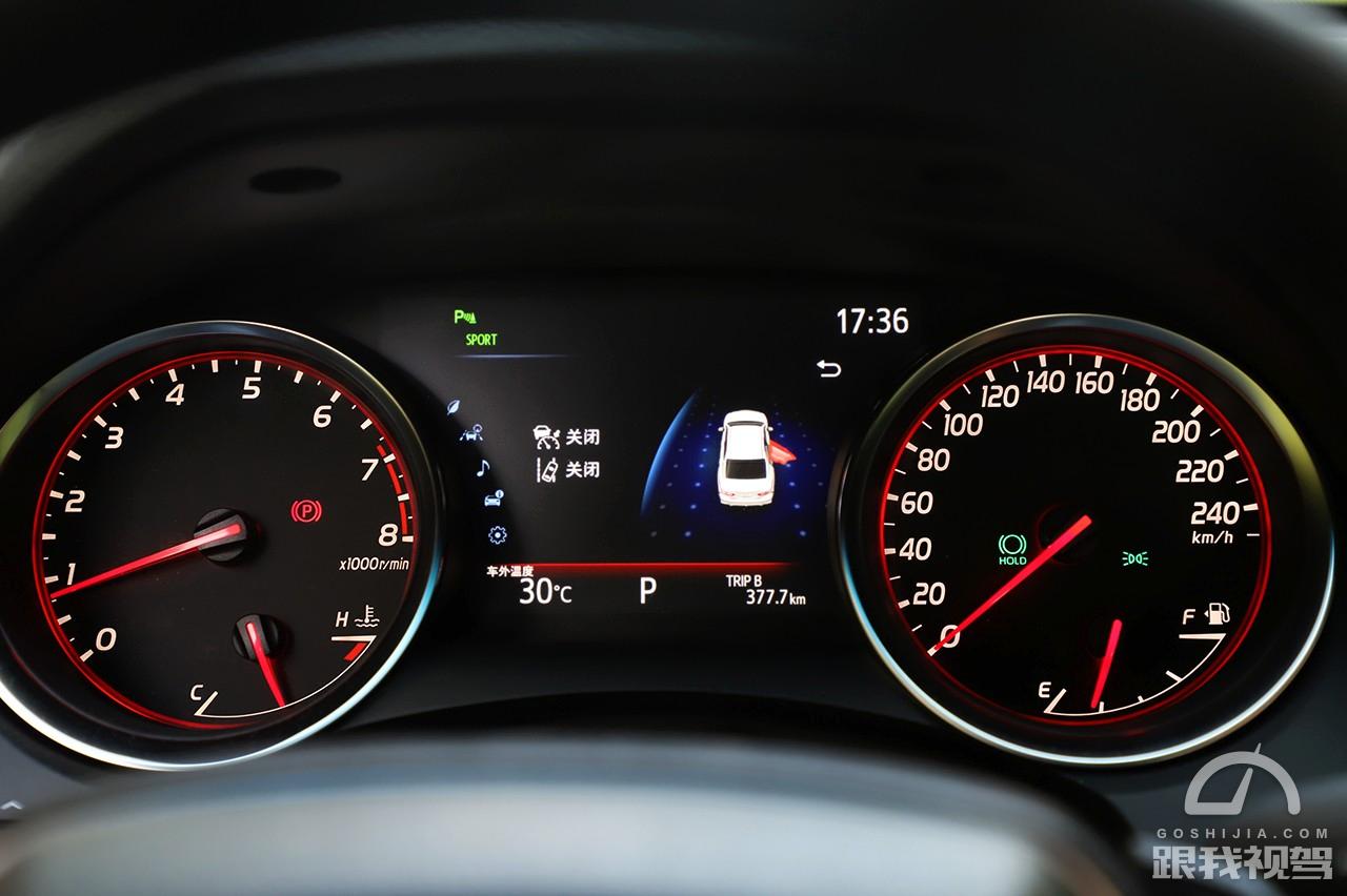 高性价比19款丰田凯美瑞用车体验,全新一代丰田凯美瑞油耗是亮点