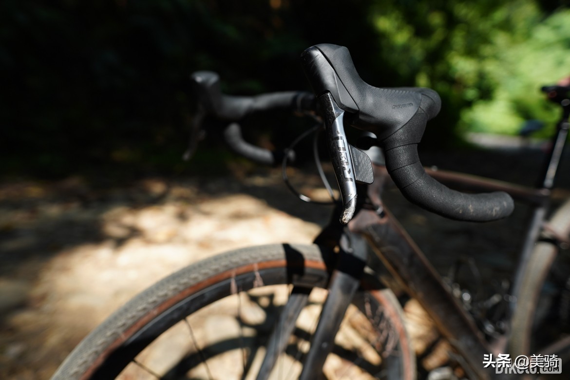 冒险砾石公路车评测,闪电公路车s-workssl7入门级