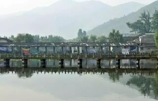 这个村庄一千年前建了个生态下水道，至今旱涝不惧