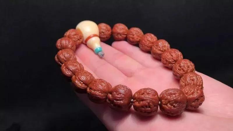 文玩小核桃手串能用水洗吗,文玩小核桃蛤蟆头手串价格