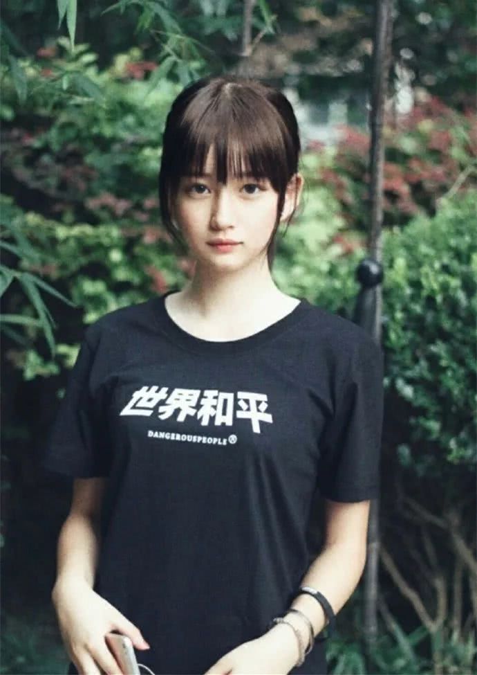 00后的神仙颜值高清纯女生网红,爆红的00后女孩