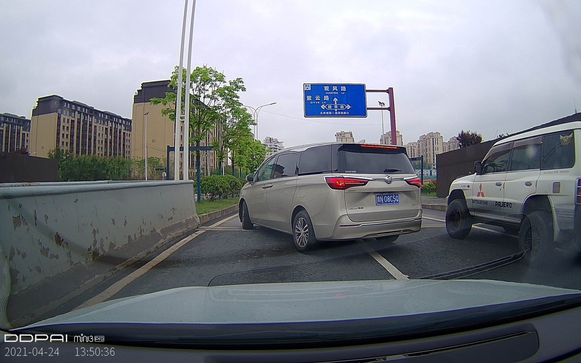 最值得购买的前后双录行车记录仪,什么品牌的全屏行车记录仪最好