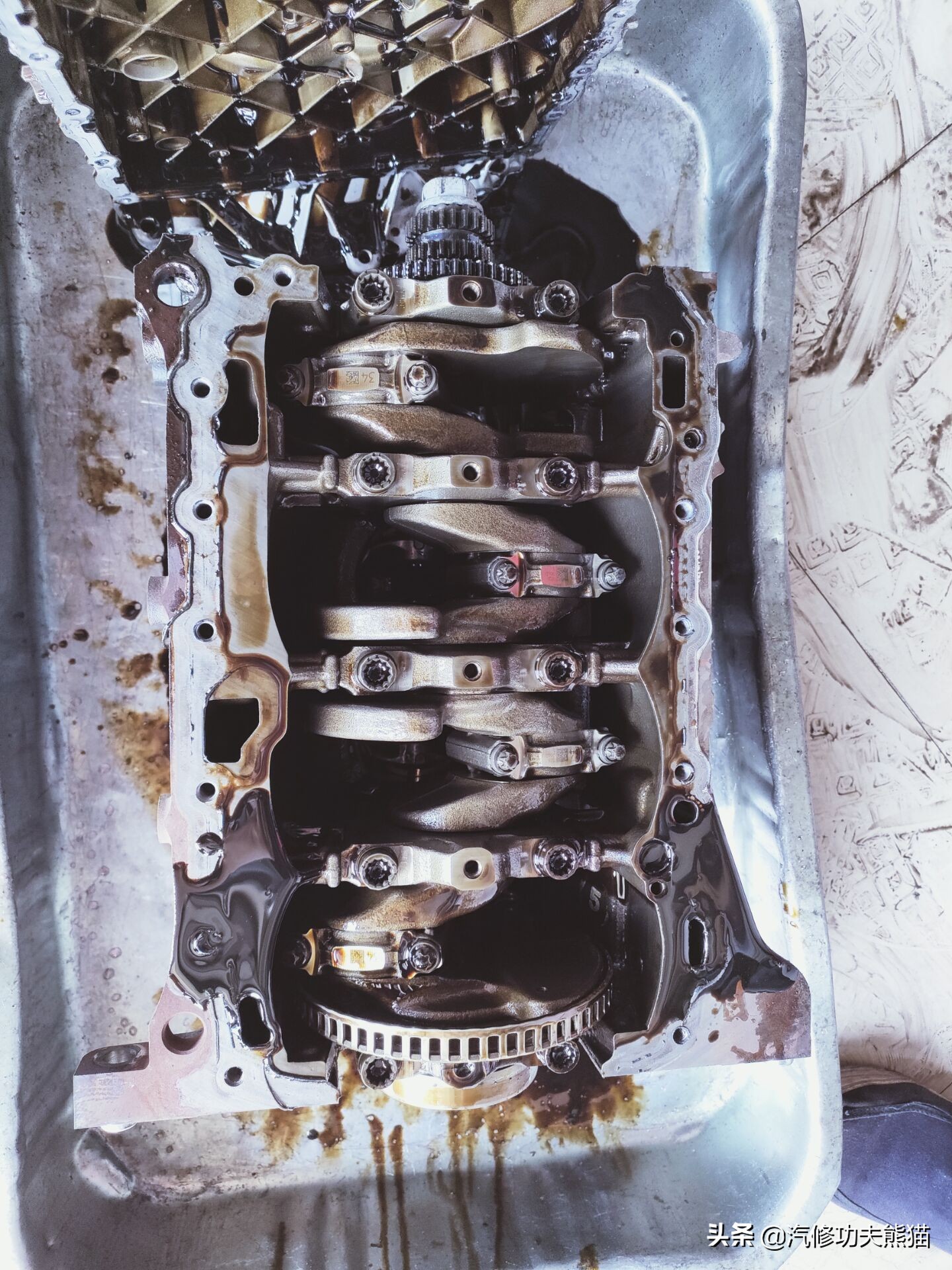 大众夏朗2014款2.0t标配烧机油吗,2016款大众夏朗1.4t发动机烧机油