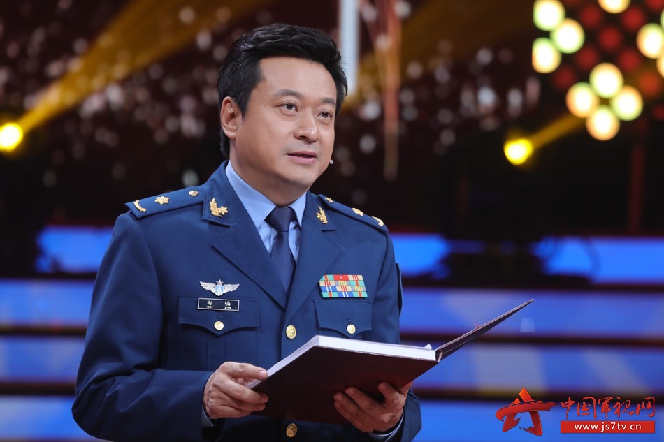 唱响军歌并讲述军歌背后的故事,讲述军歌背后的故事