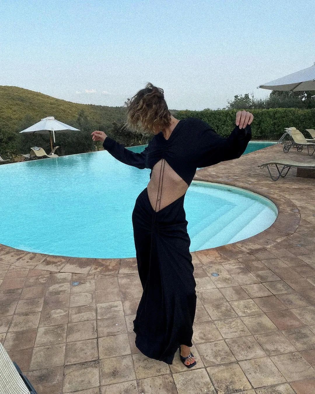 为什么卡戴珊喜欢穿皮衣,卡戴珊紧身衣对身体有危害吗