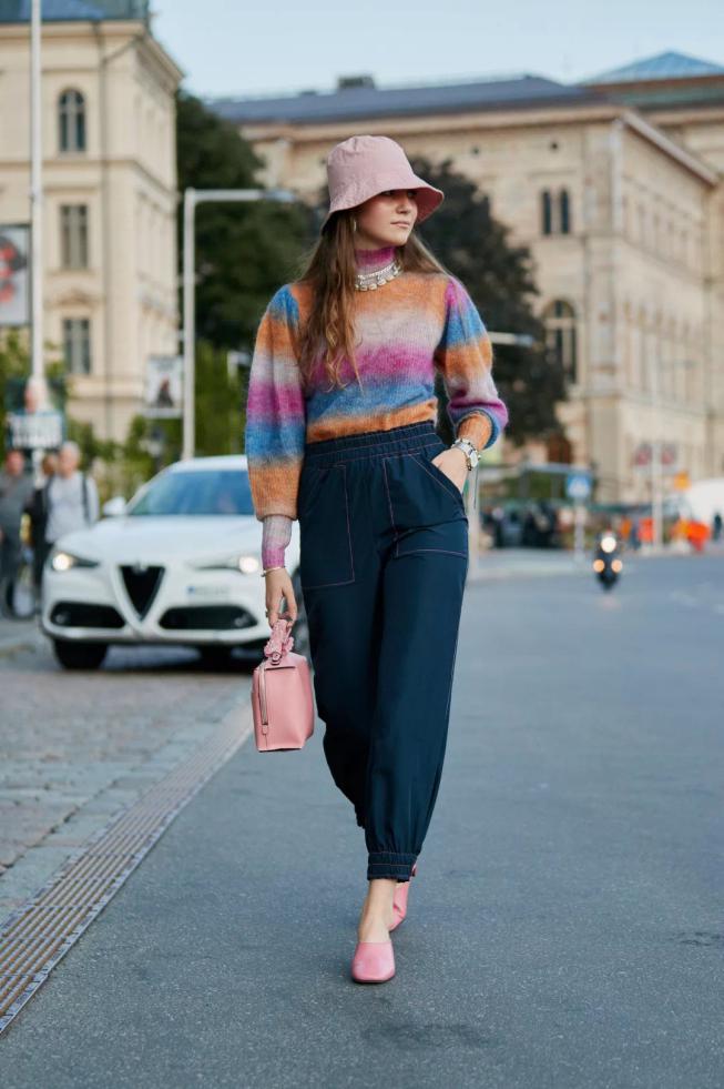 脸小适合戴哪种帽子好看,脸大的女生戴什么样帽子好看